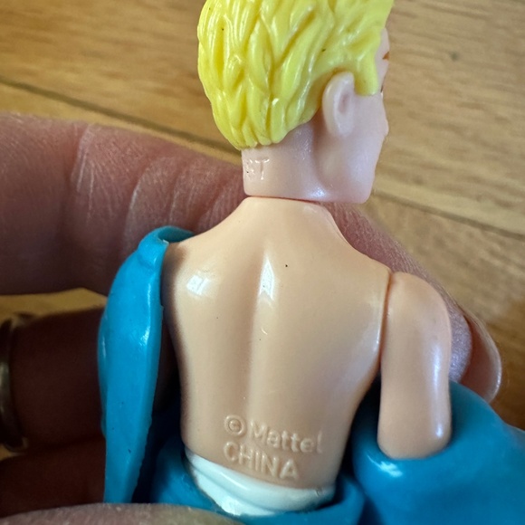 Polly Pocket 2003 Carrying Case and Dolls and Accessories - Picture 10 of 16